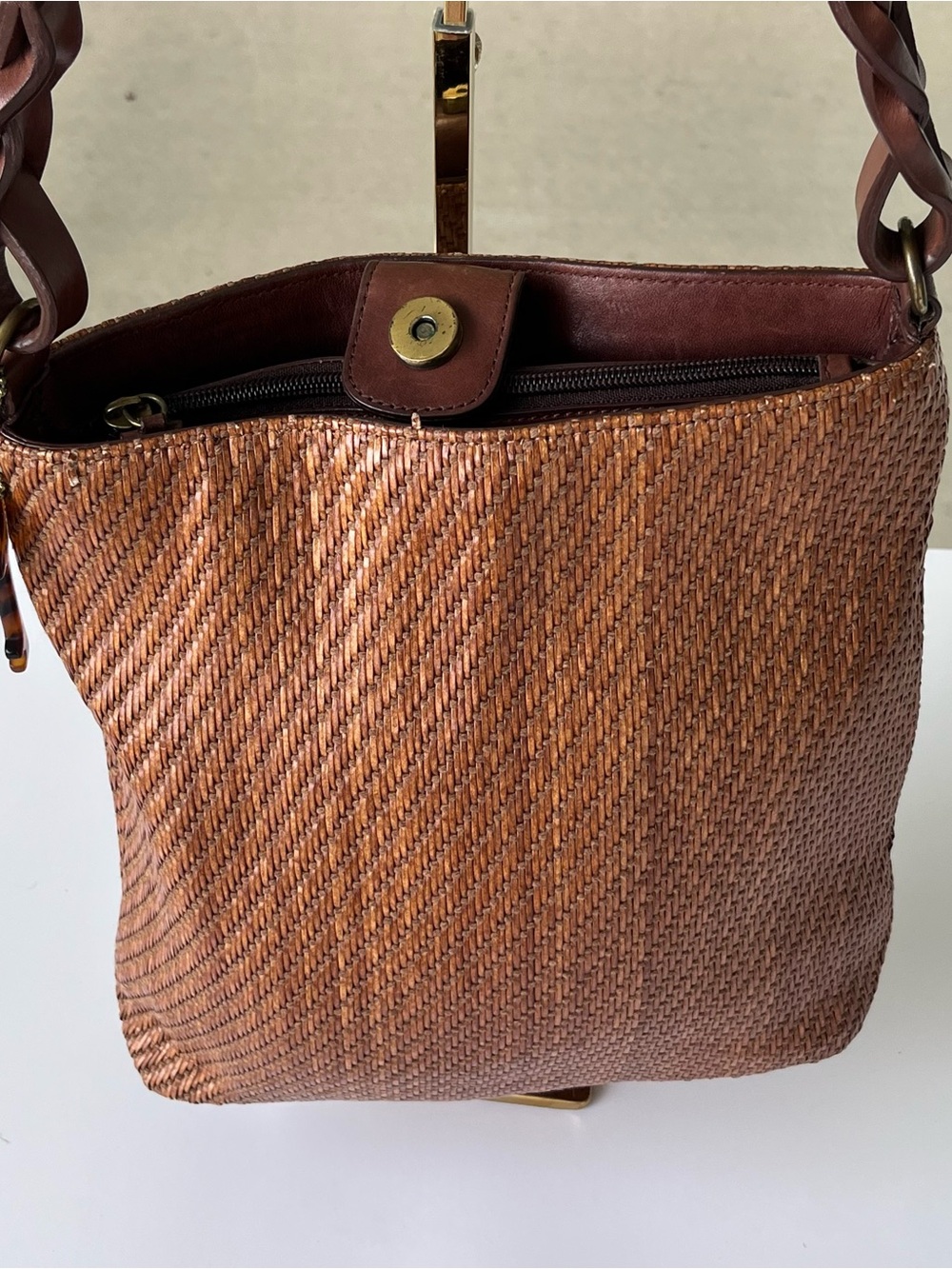 Fossil Vintage Woven Straw Shoulder Bag With Leather Strap - Picture 3 of 13